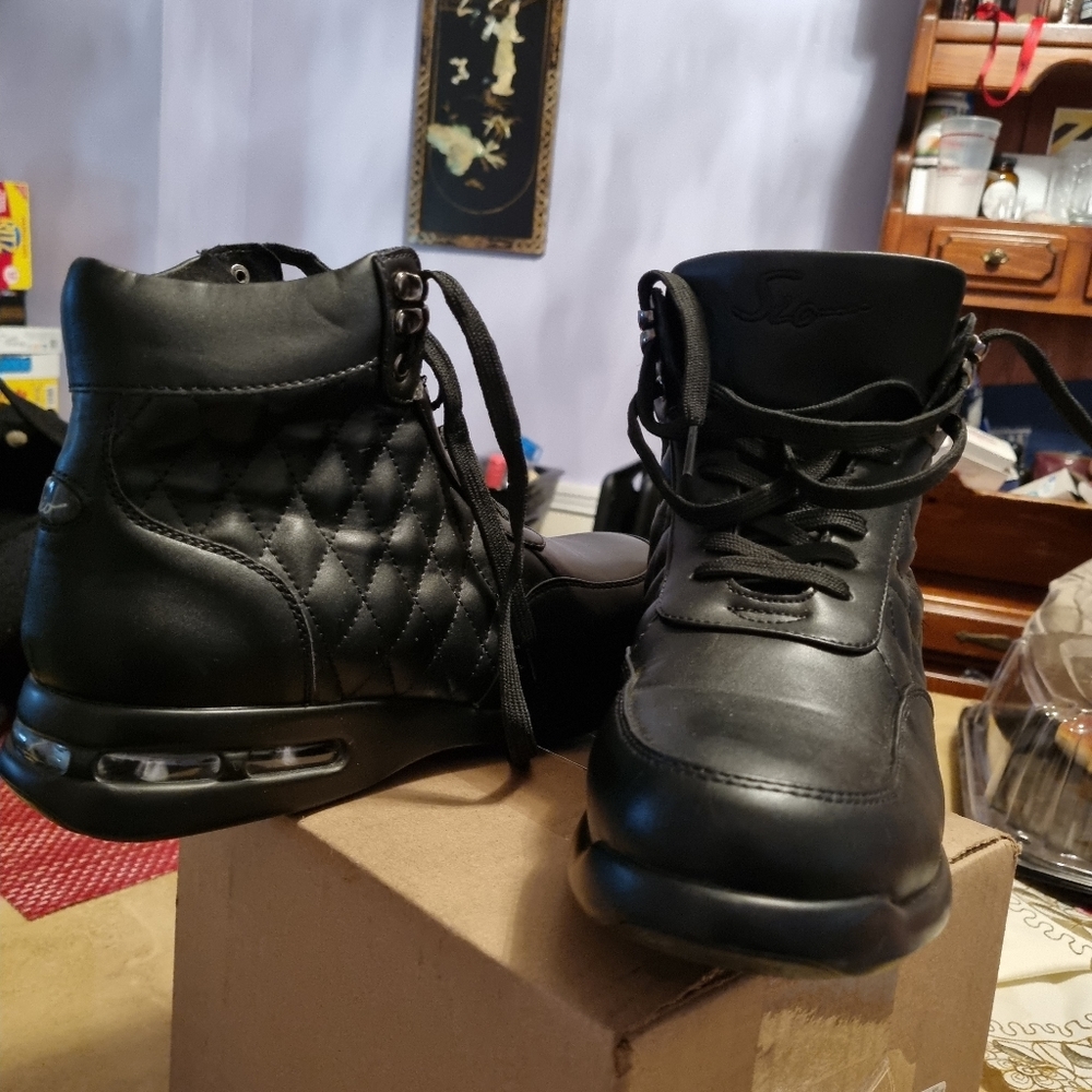 Leather boots